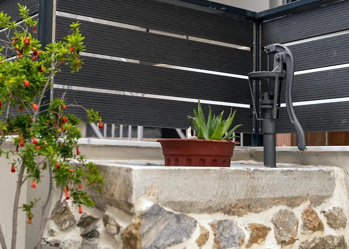 Holiday home The Coastal Rock House