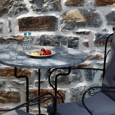 The Coastal Rock House Vakantiehuis Volos