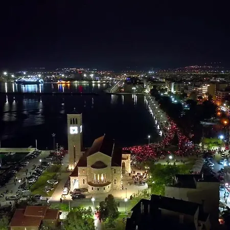 The Coastal Rock House Vakantiehuis Volos