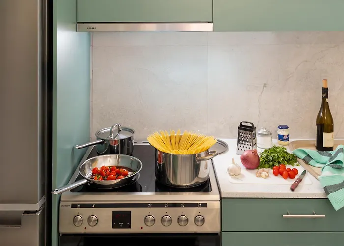 The Coastal Rock House Case de vacanță